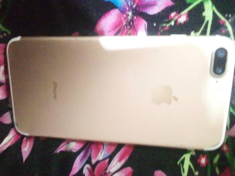 Apple iPhone 7 3