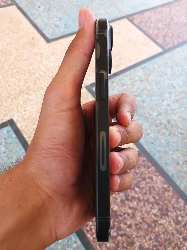 Apple iPhone 14 2