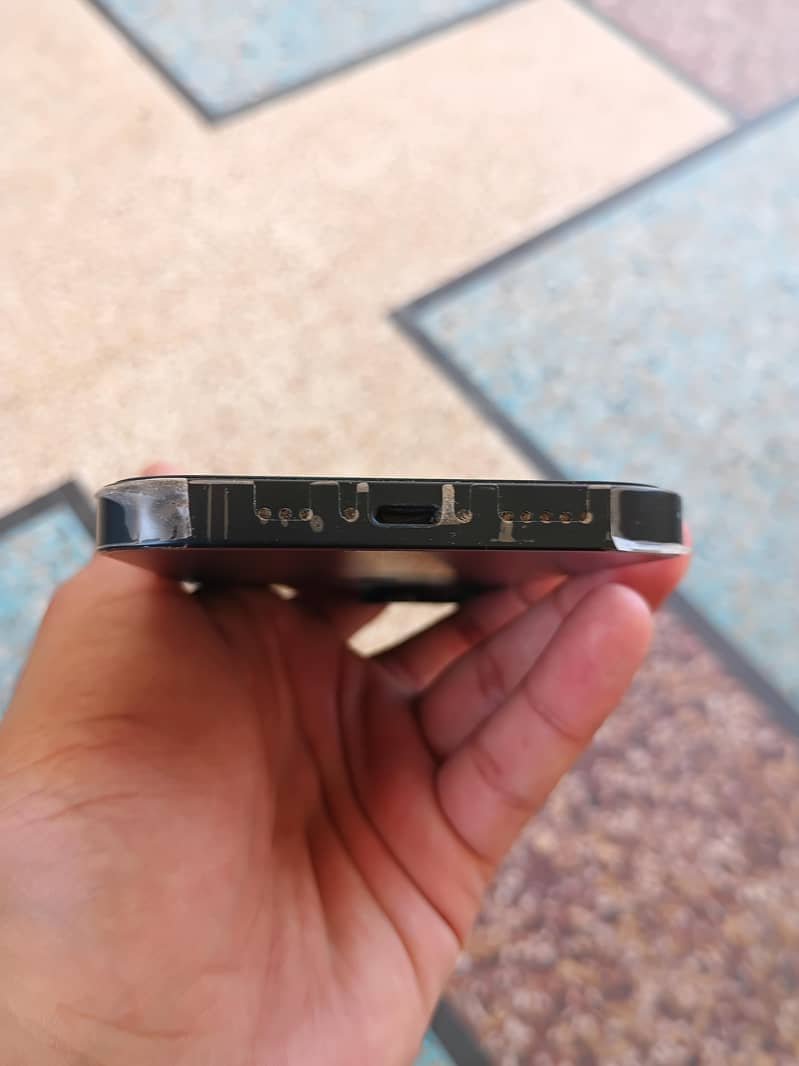 Apple iPhone 14 3