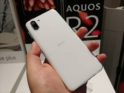 Sharp Aquos R2
