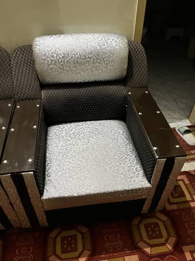 5 seater poshish sofa for sale