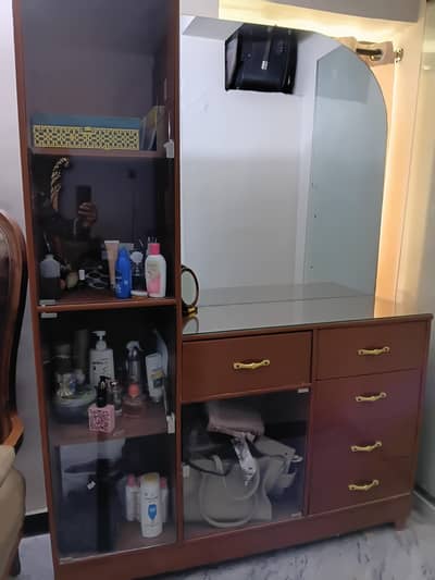 dressing table