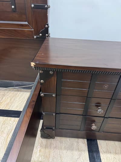 King size bed set, 2 side tables and dressing table