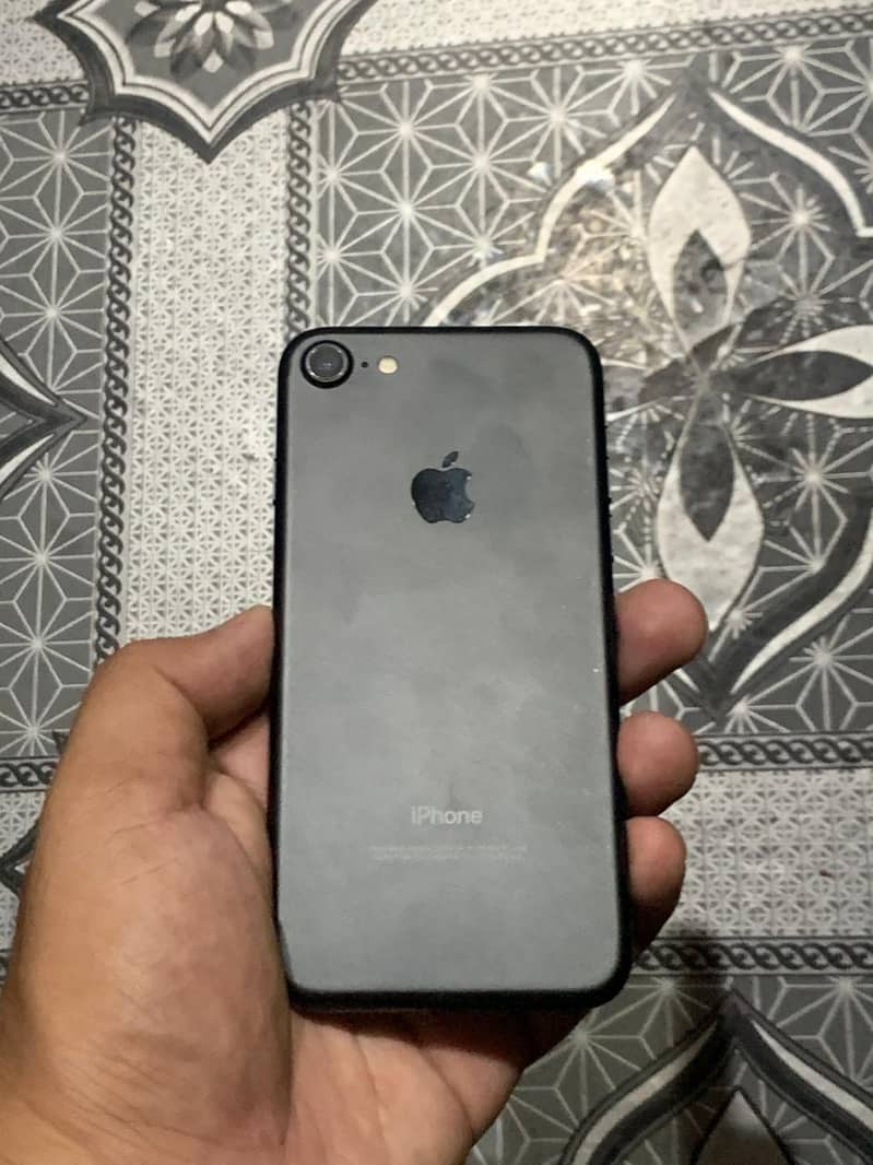 Apple iPhone 7 2