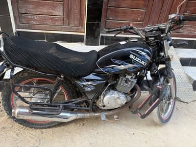 SUZUKI GS 150 SE (2021)