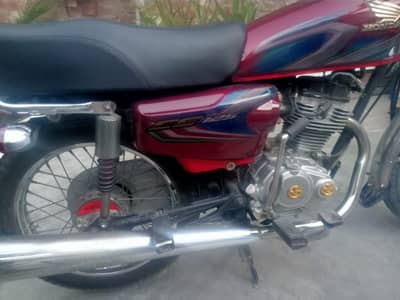Honda 125 red color 21/22 model