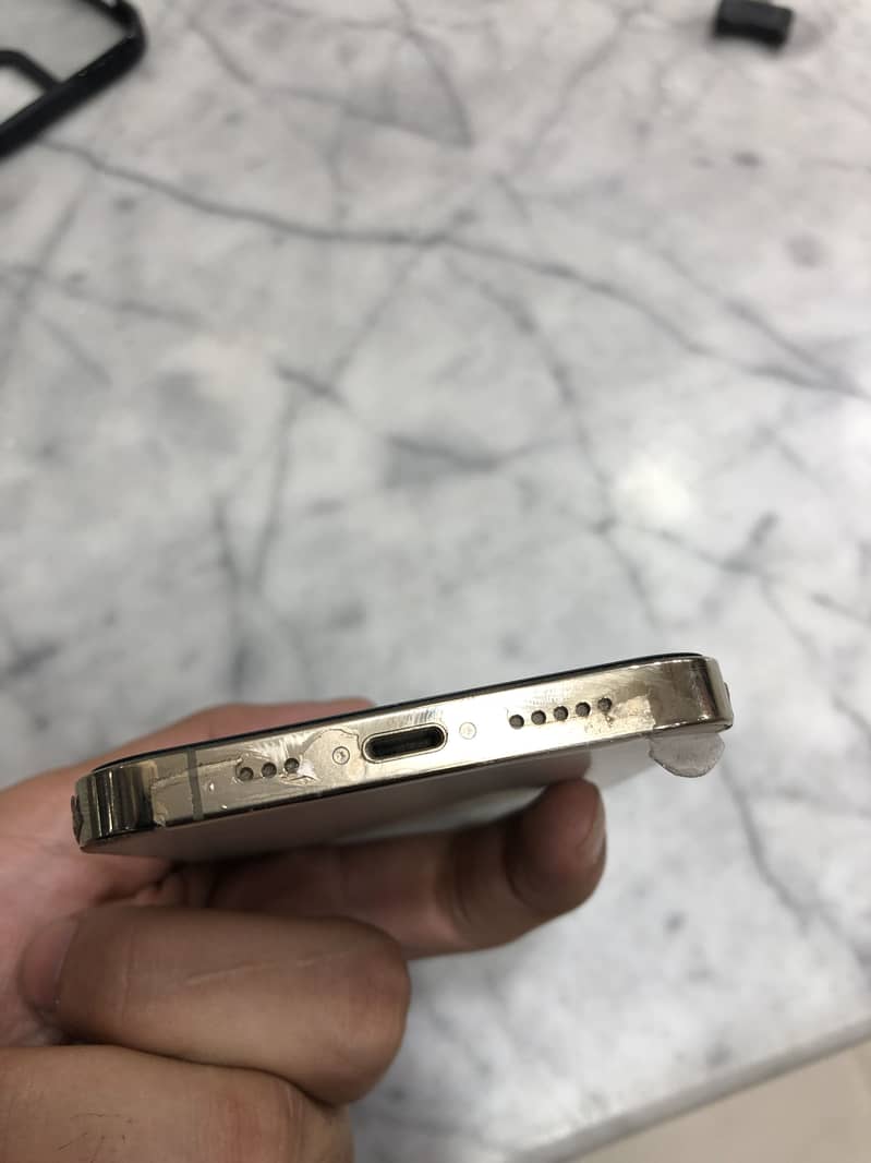 Iphone 12 pro 4