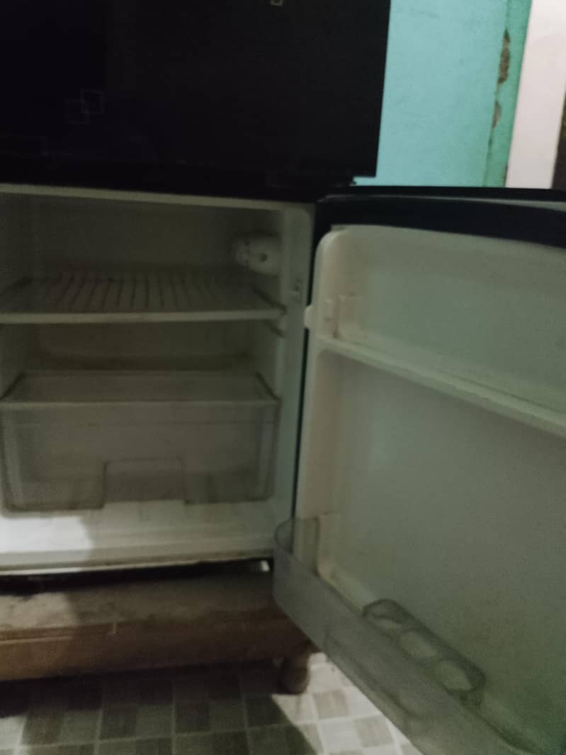 Refrigerator 1