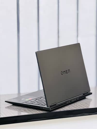 Hp Omen 16 | Ryzen 7 7840H / 16 GB D5 RTX 4060 08 GB