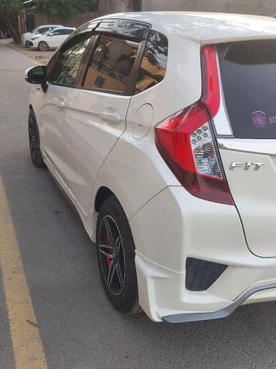Honda Fit Hybrid 2014/2018 Genuine Condition