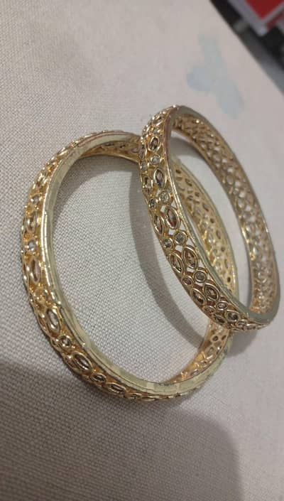 different jewellery and different price