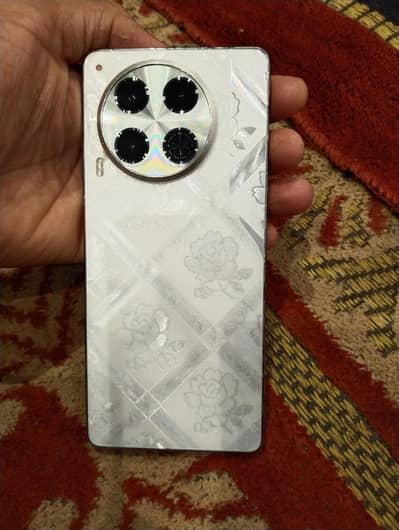 Tecno CAMON 30