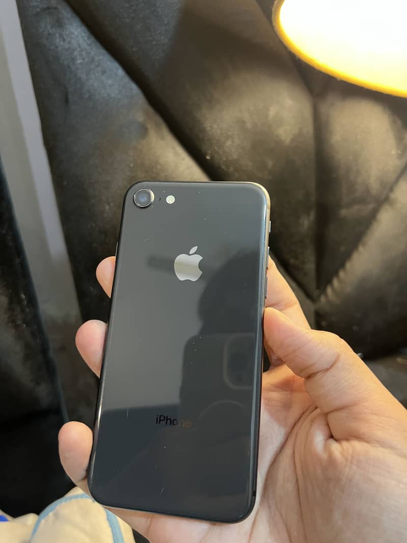 Apple iPhone 8 0