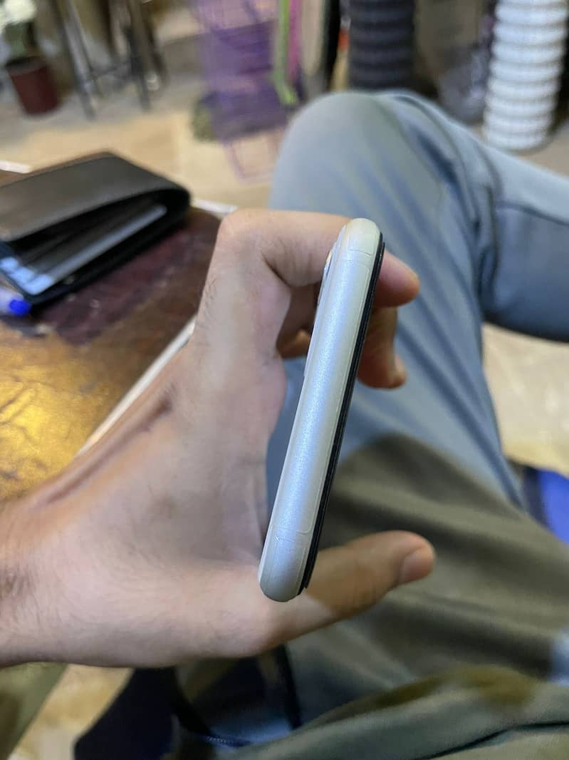 Apple iPhone 11 2