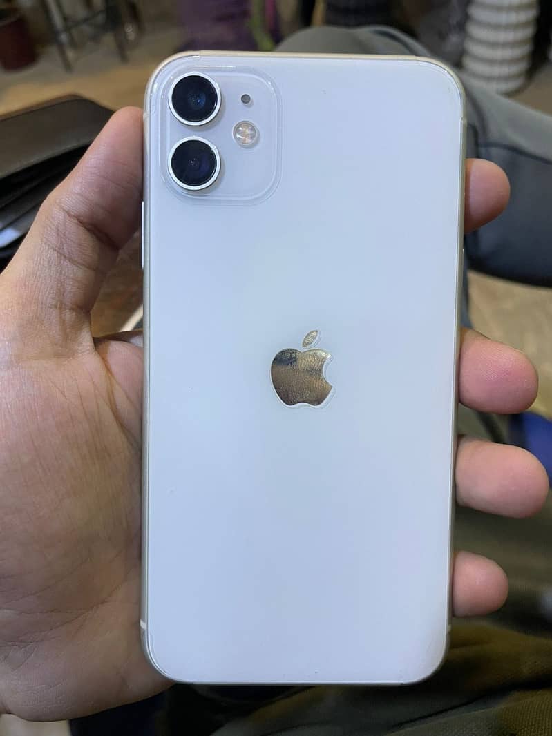 Apple iPhone 11 3