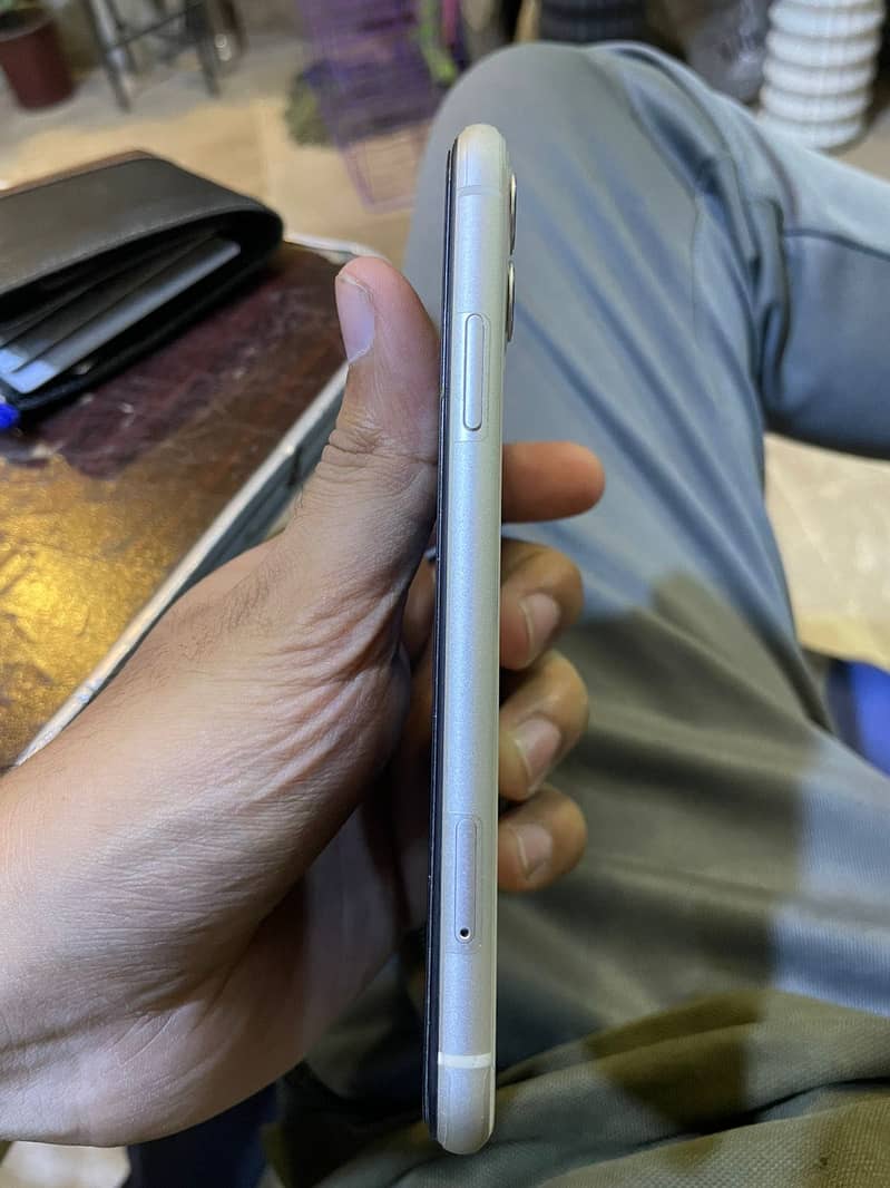 Apple iPhone 11 6