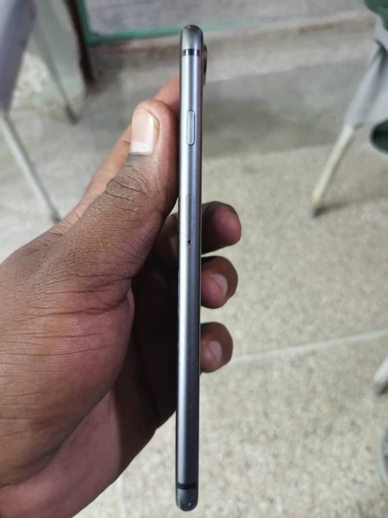 Apple iPhone 8 Plus 5