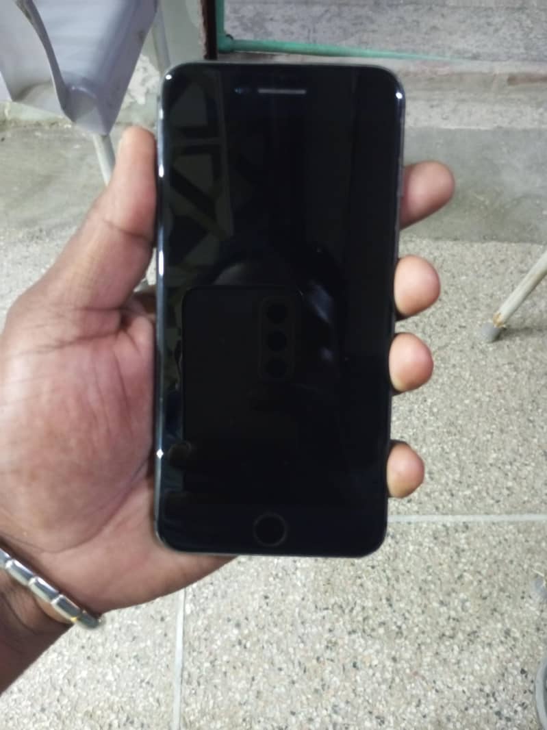 Apple iPhone 8 Plus 6
