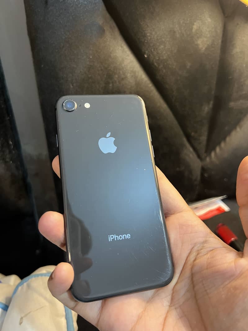 Apple iPhone 8 1