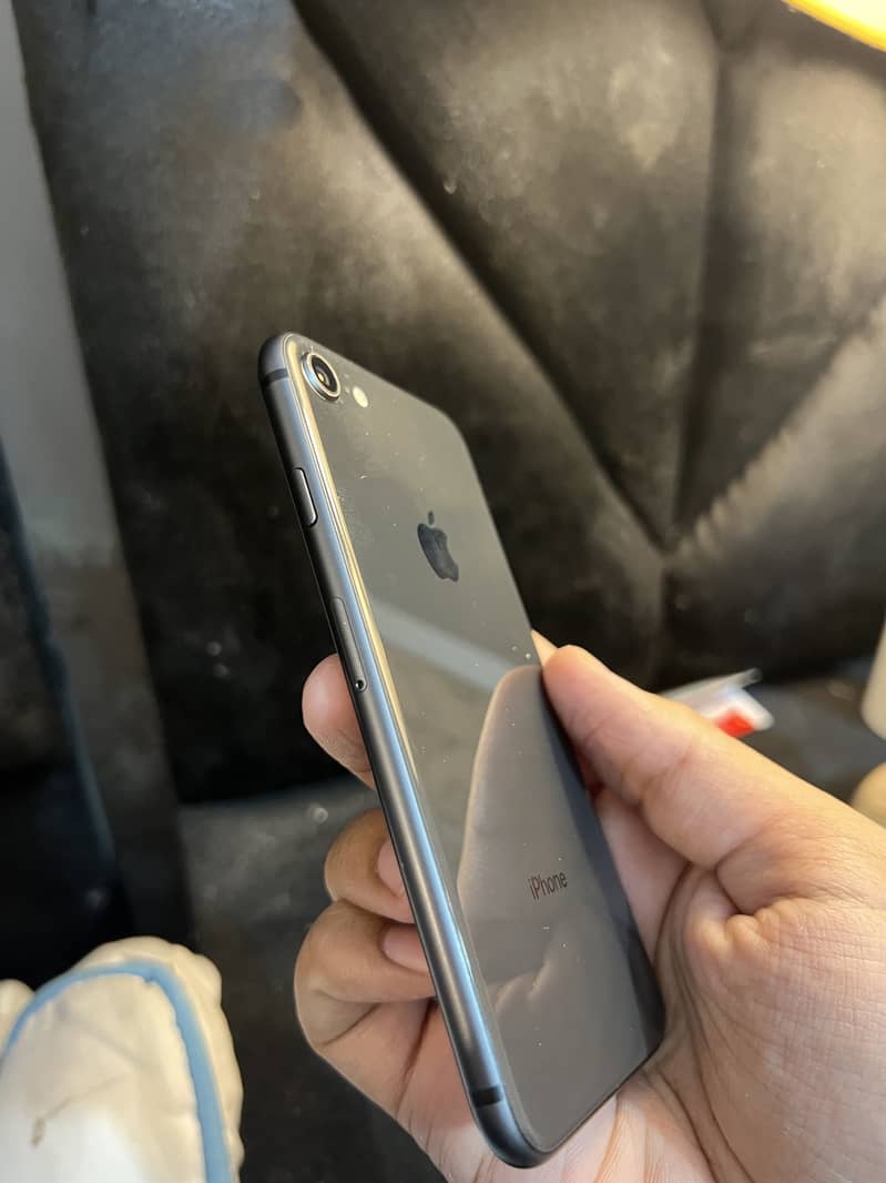 Apple iPhone 8 2