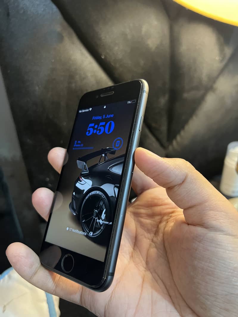 Apple iPhone 8 3