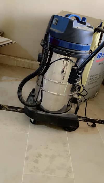 Vacuum cleaner wet and dry
