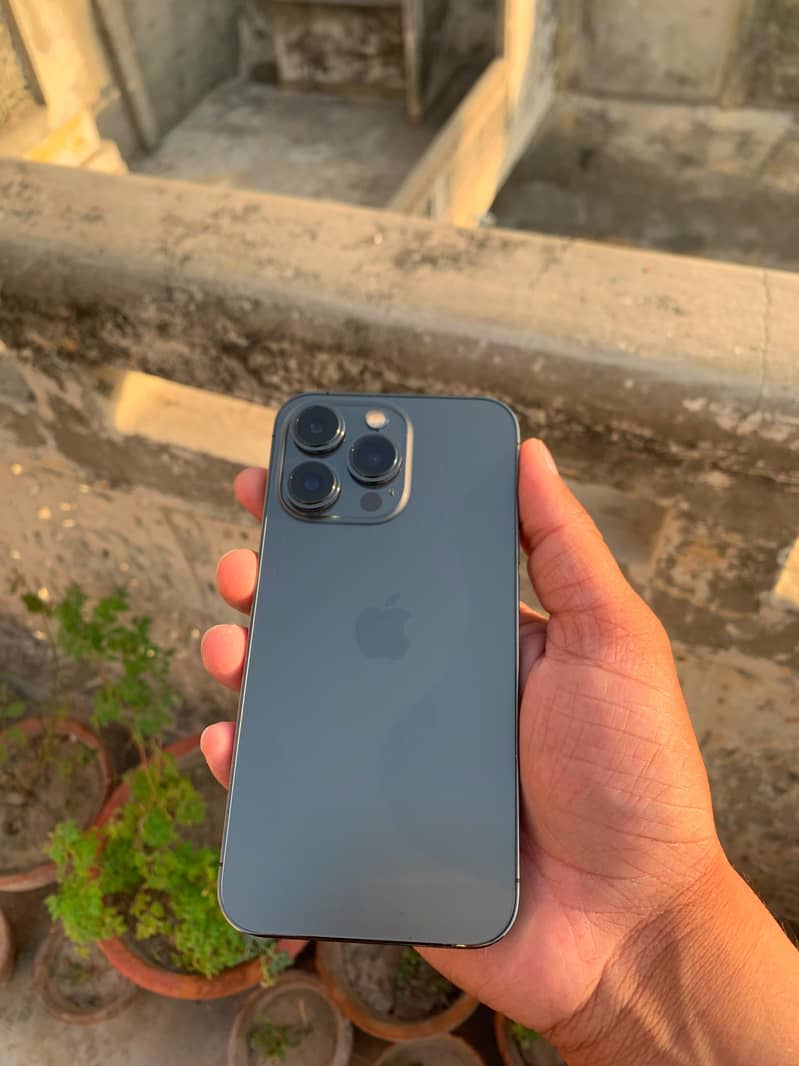 Apple iPhone 13 Pro 3