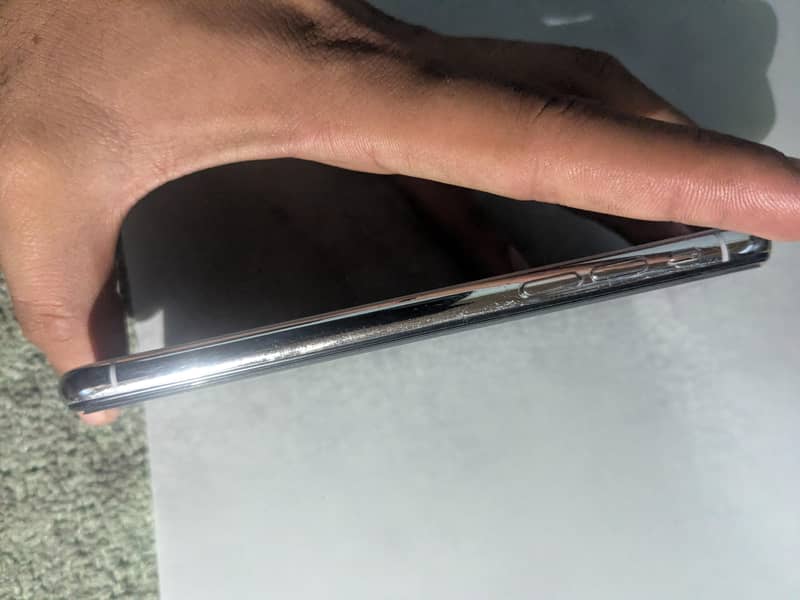 Apple iPhone X 5