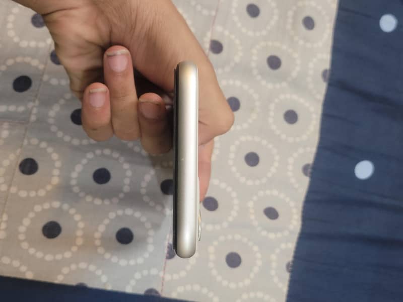 Apple iPhone 11 5