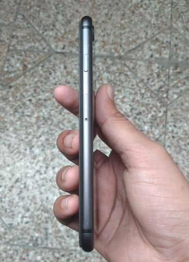Apple iPhone 8 1