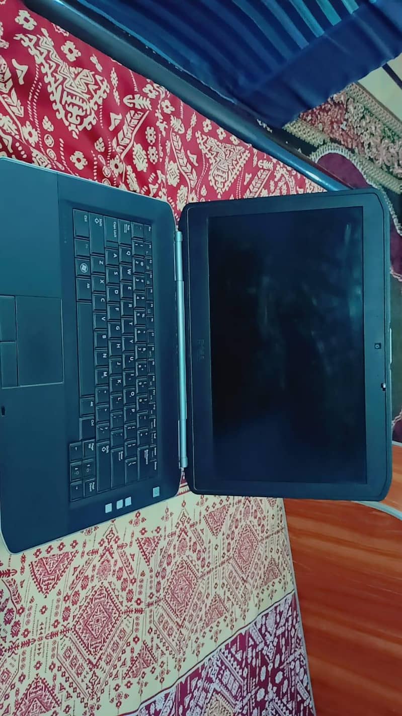 Dell Laptop 3