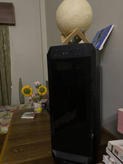 Selling gaming pc in 9 on 10 conditon