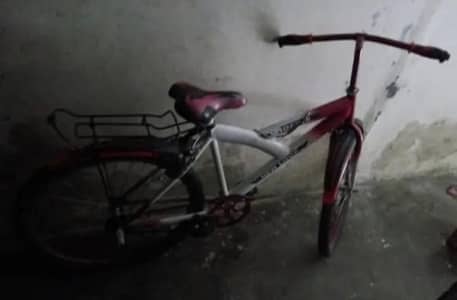 BILKUL NEW CYCLE HA BAS HANDLE KA THORA ISSUE HA