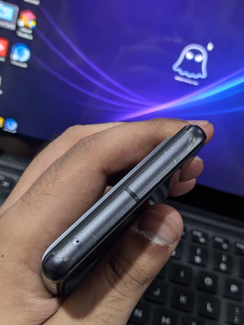 Google Pixel 7 4