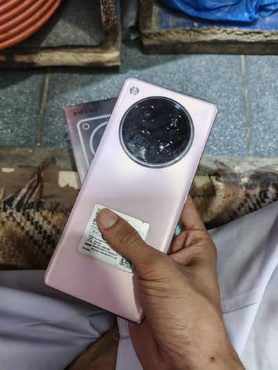 Infinix Zero 40 complete box 10 by 10 condition 8 256