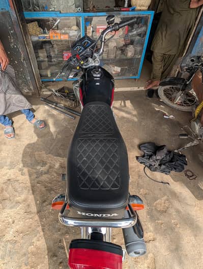 Honda CG125 Black 2024
