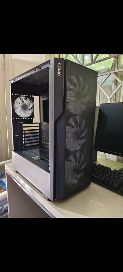 SONIC Gaming PC Case with 4x RGB Fans with Box 10/10