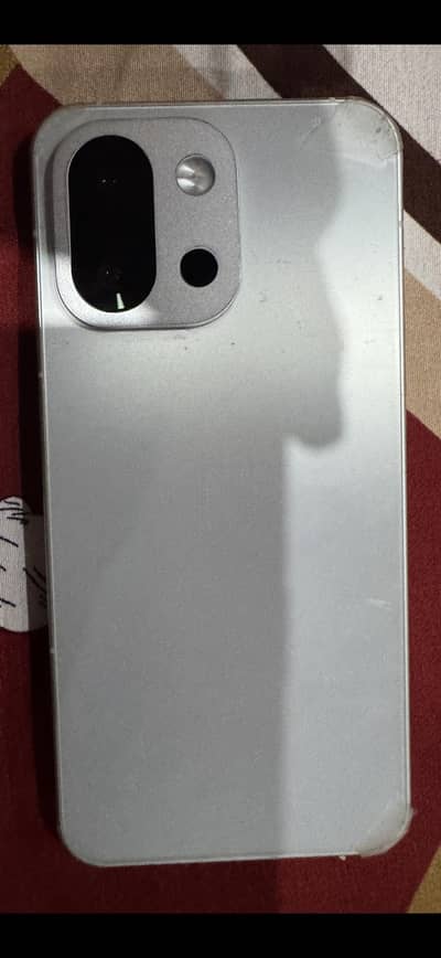 one plus 13t 12/256 brand new mobile 2 months time for simno scratch
