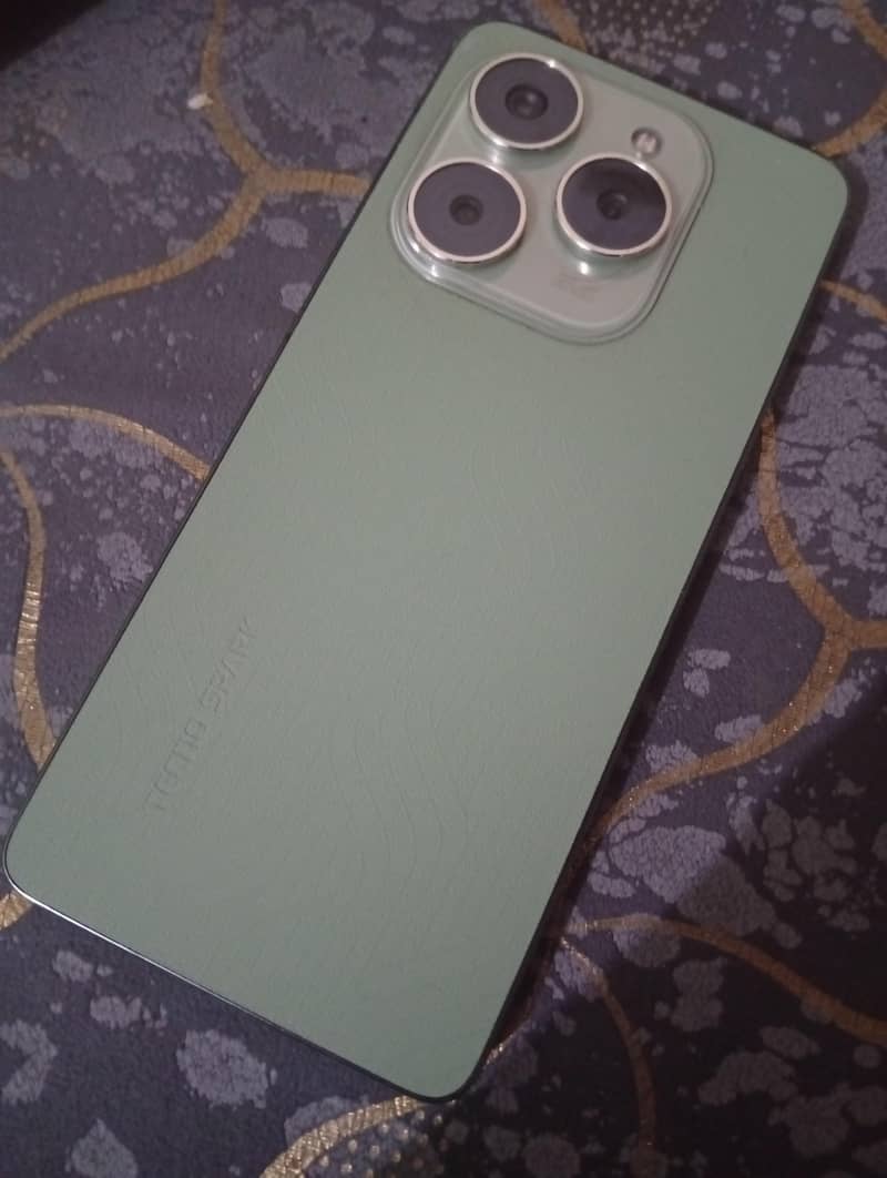 Tecno Spark 20 Pro 0