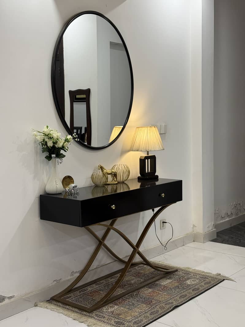black console with mirror 0