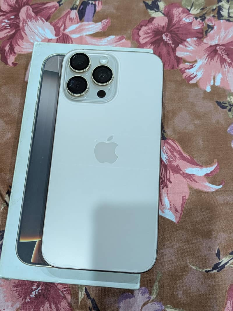 Apple iPhone 16 Pro Max 6