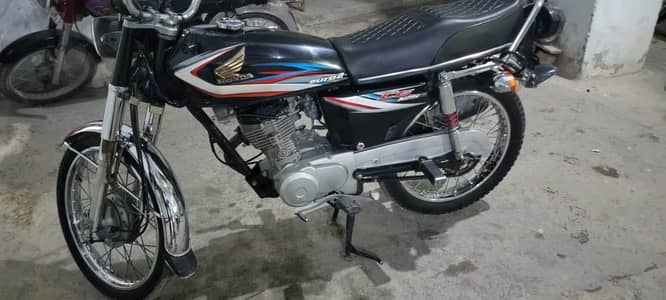 Honda 125 black