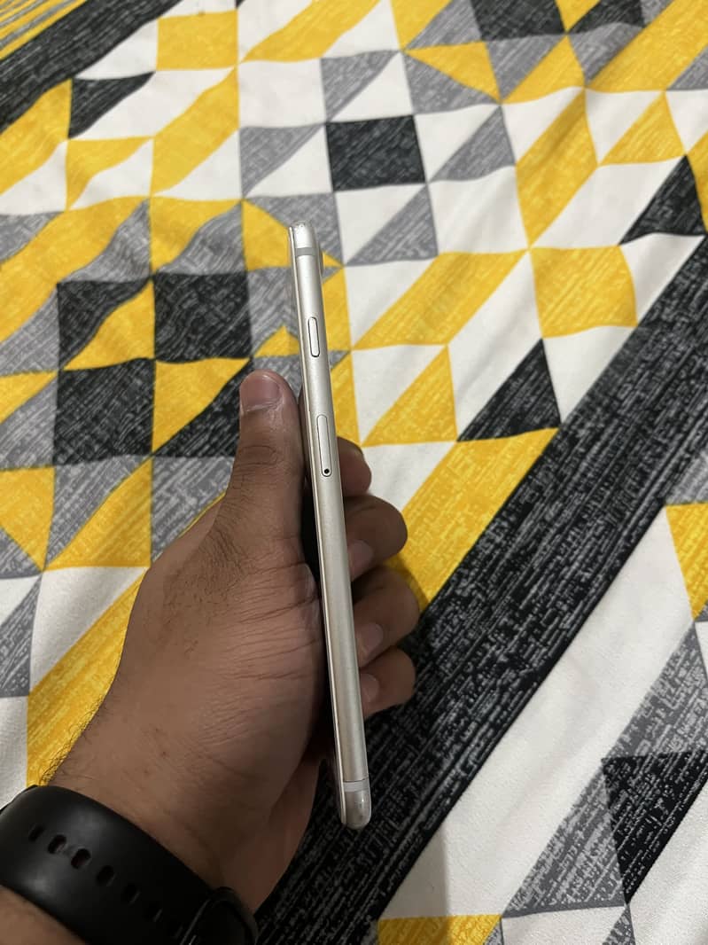 Apple iPhone 7 Plus 5