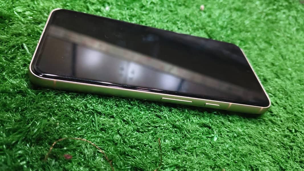 Google Pixel 8 2