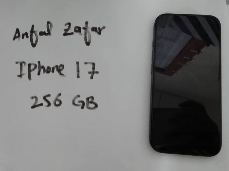 Apple iPhone 17 1