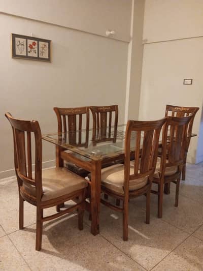 Dining table for sale