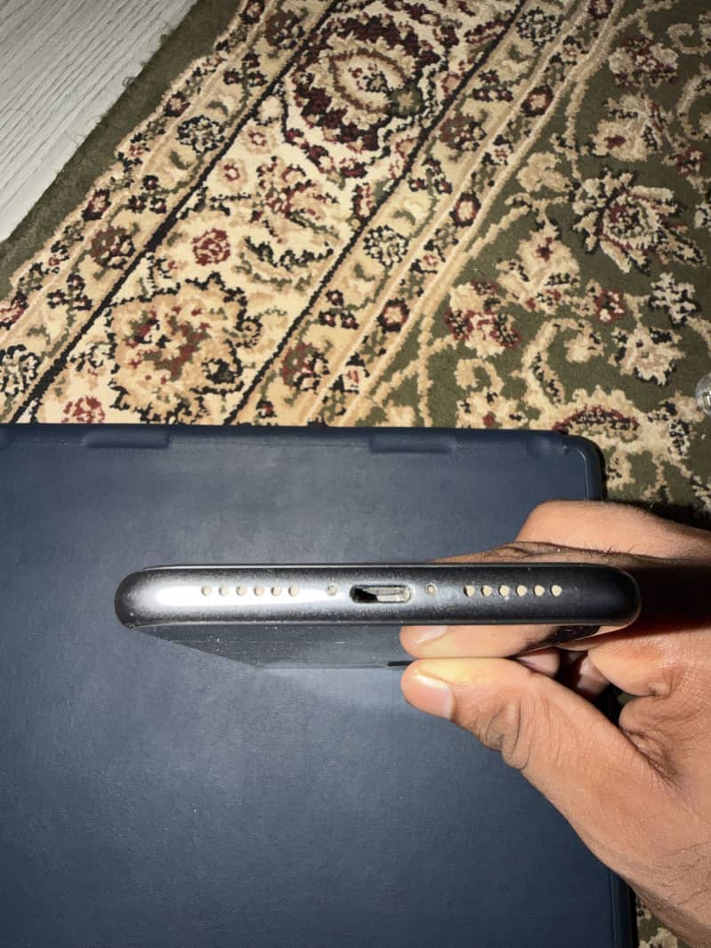 Iphone 11 4