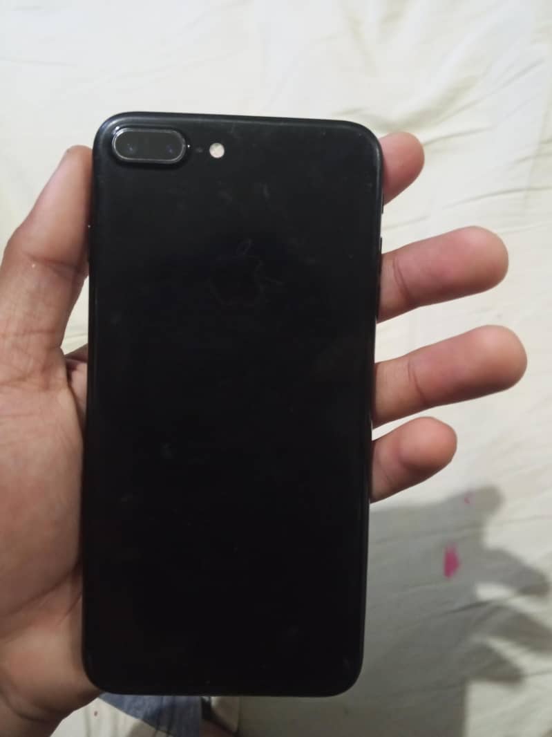 Apple iPhone 7 Plus 1