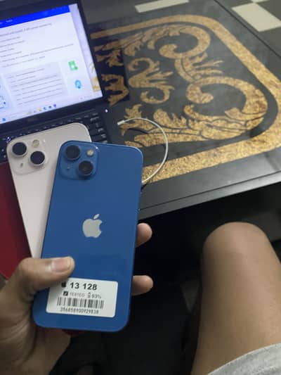 Apple iPhone 13