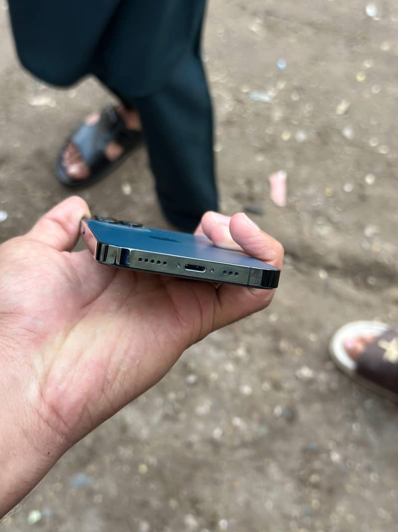 Apple iPhone 12 Pro 2